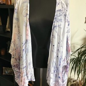 Beautiful lightweight kimono type top